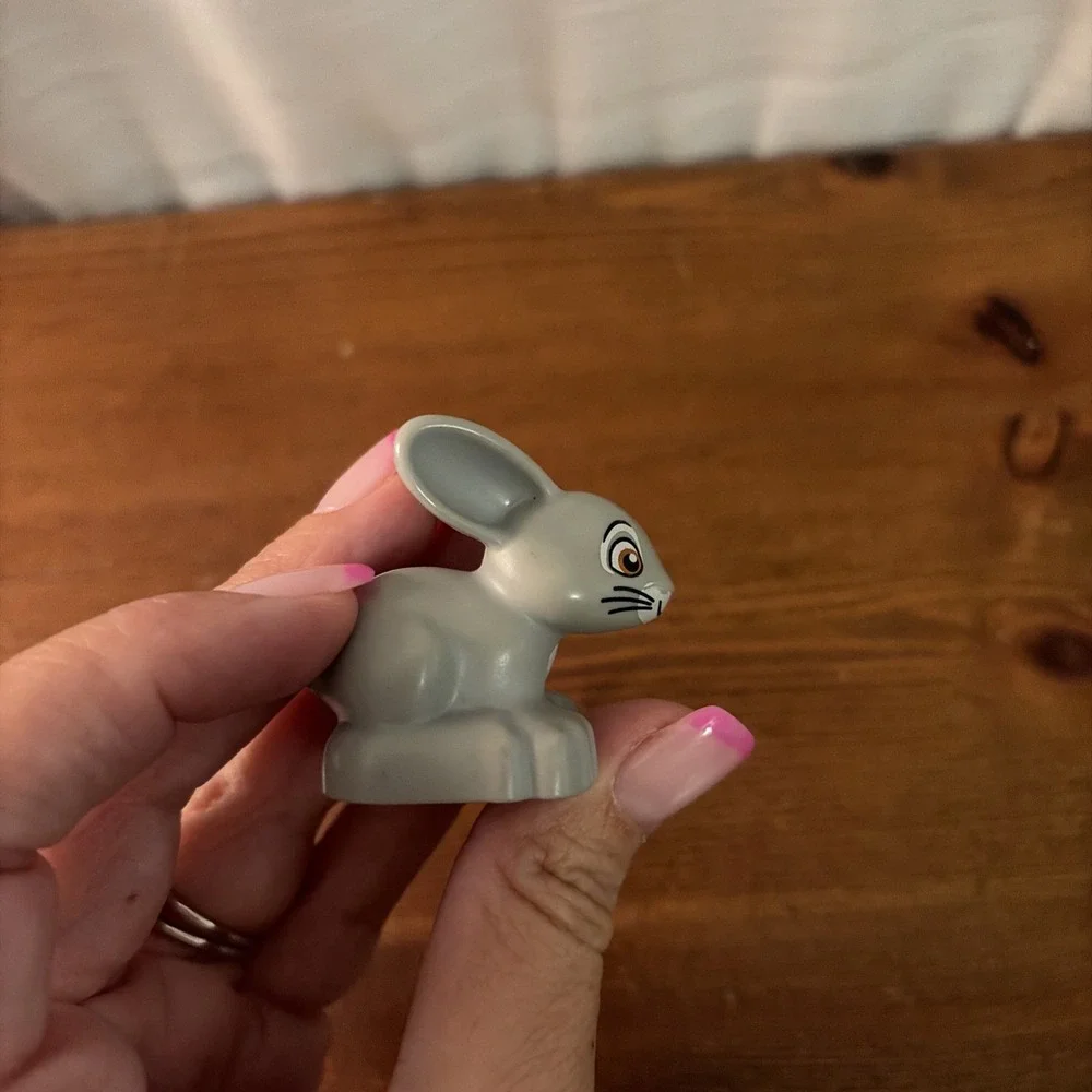 Lego Duplo GRAY BUNNY RABBIT w/ PINK NOSE Animal Zoo THUMPER PET Easter Part